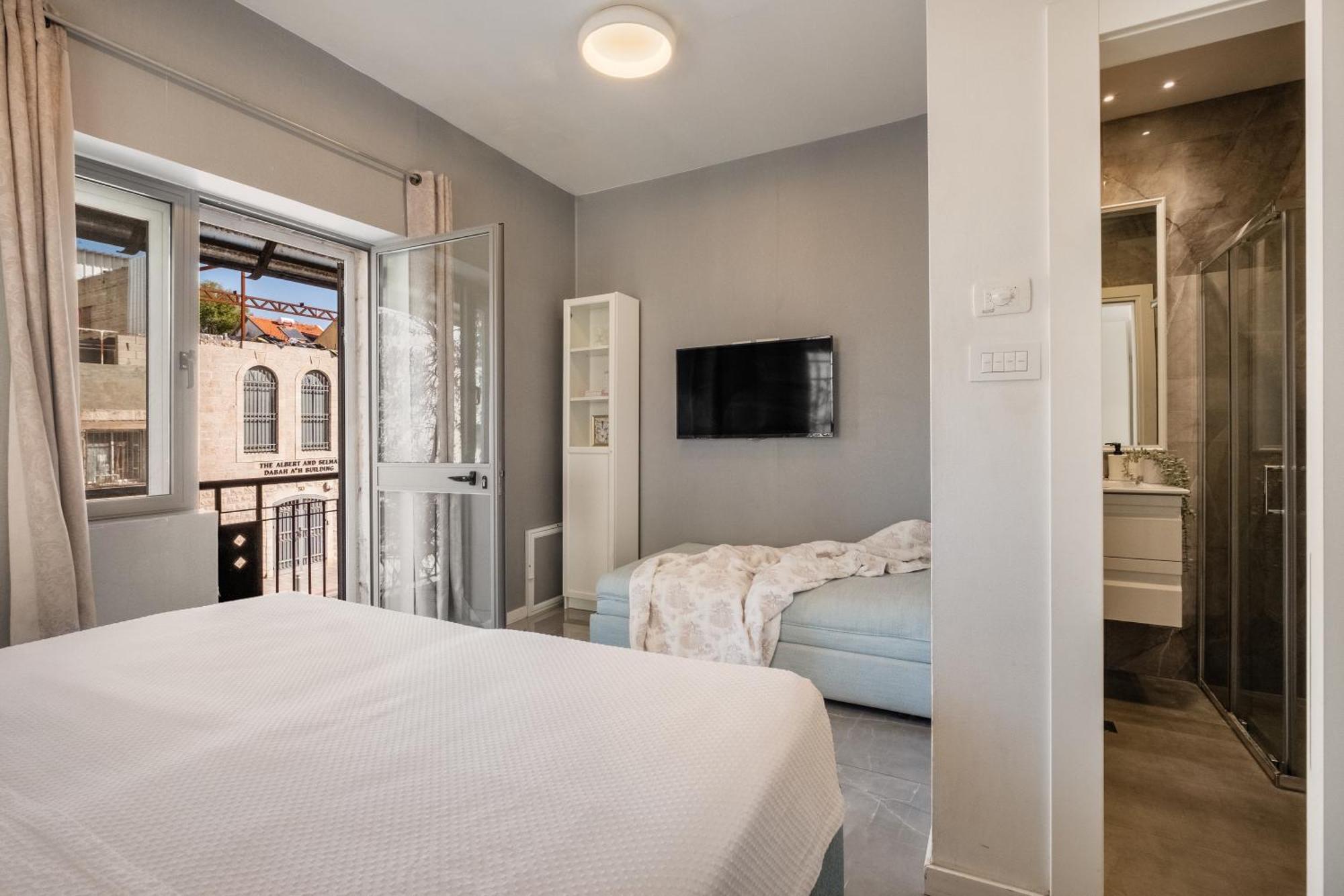 Dinning Room, Bedroom And Balcony Kudüs Dış mekan fotoğraf