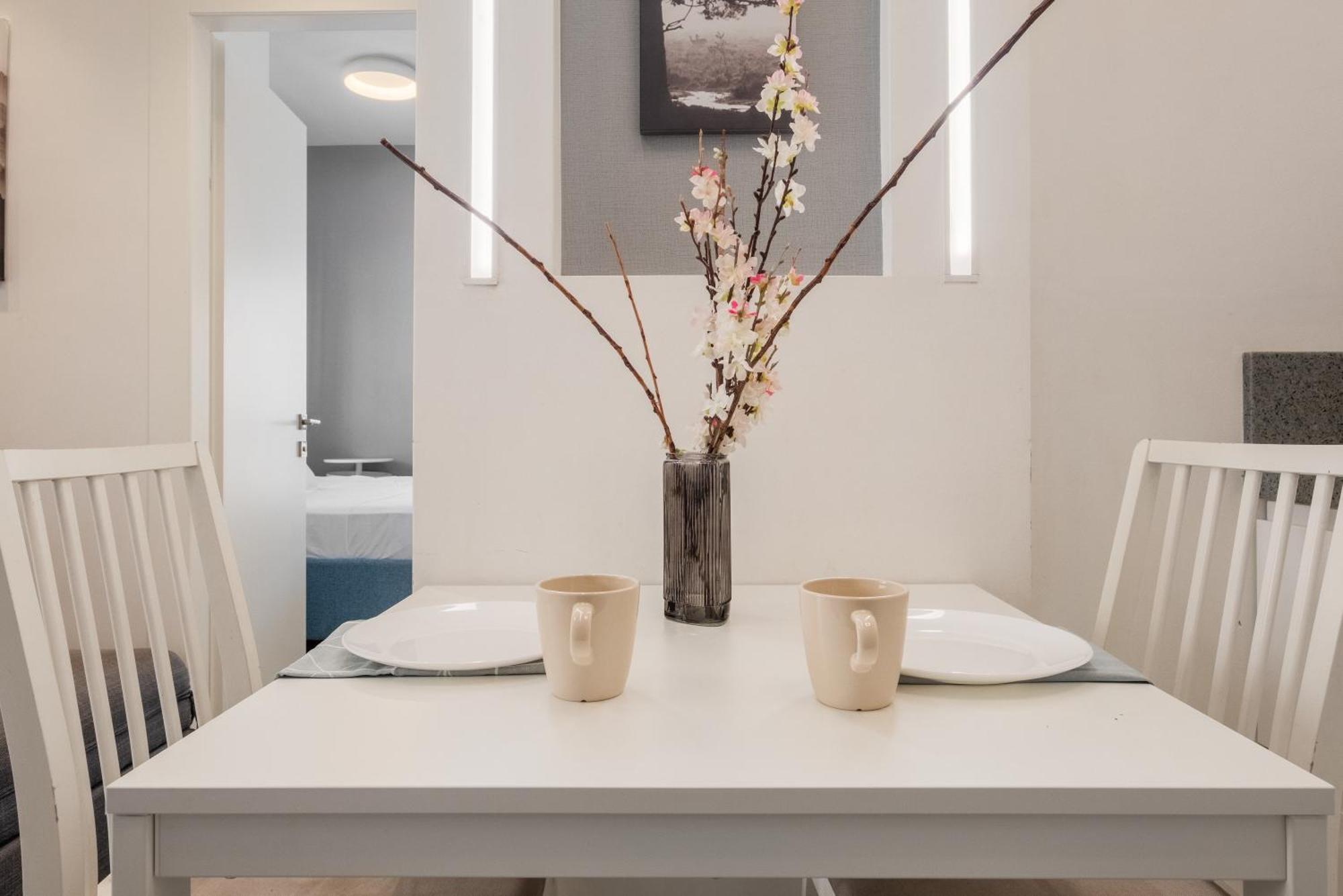 Dinning Room, Bedroom And Balcony Kudüs Dış mekan fotoğraf